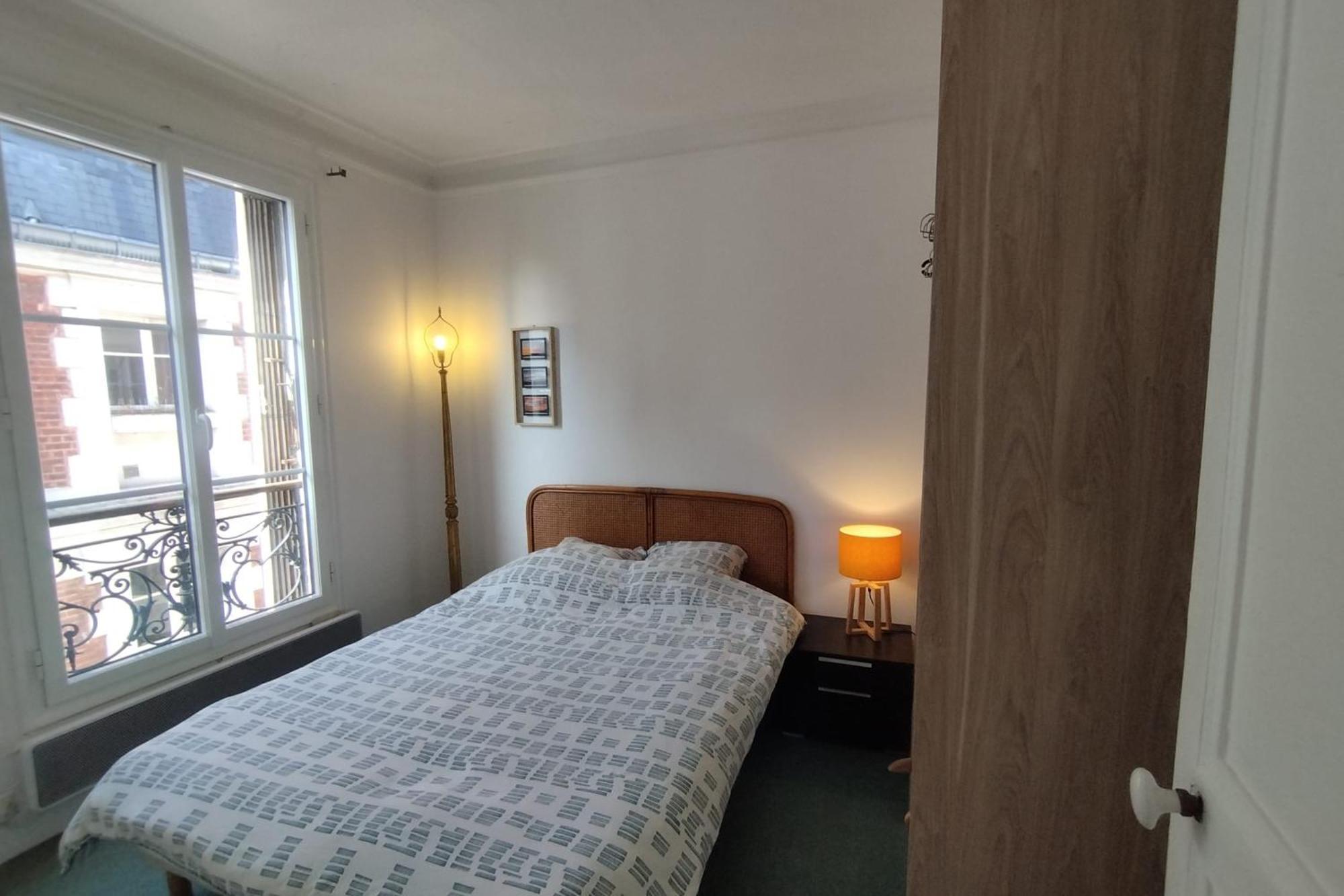 Spacious Nest Facing Square Maurice Gardette Apartment *