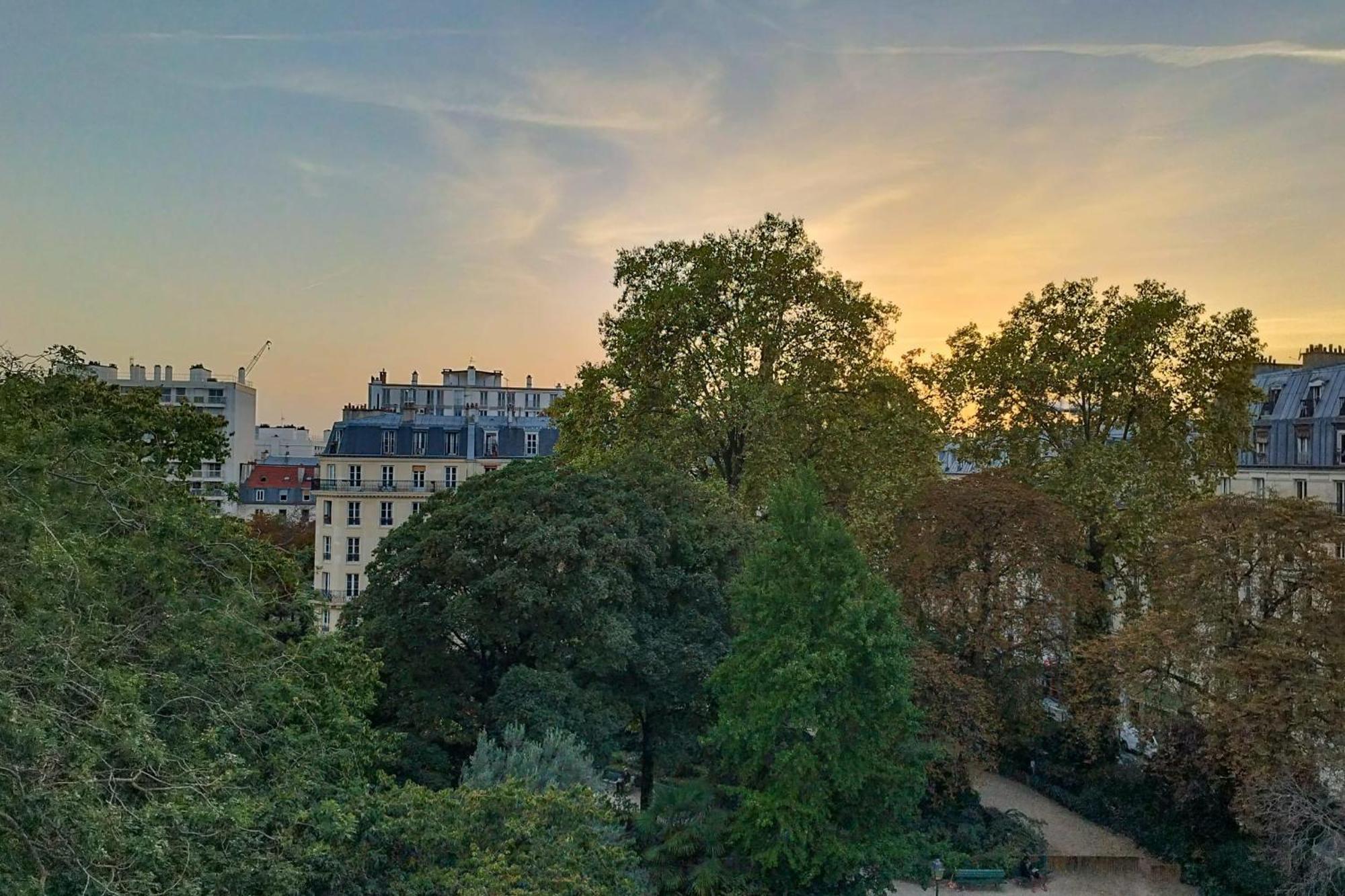 Apartment Spacious Nest Facing Square Maurice Gardette *