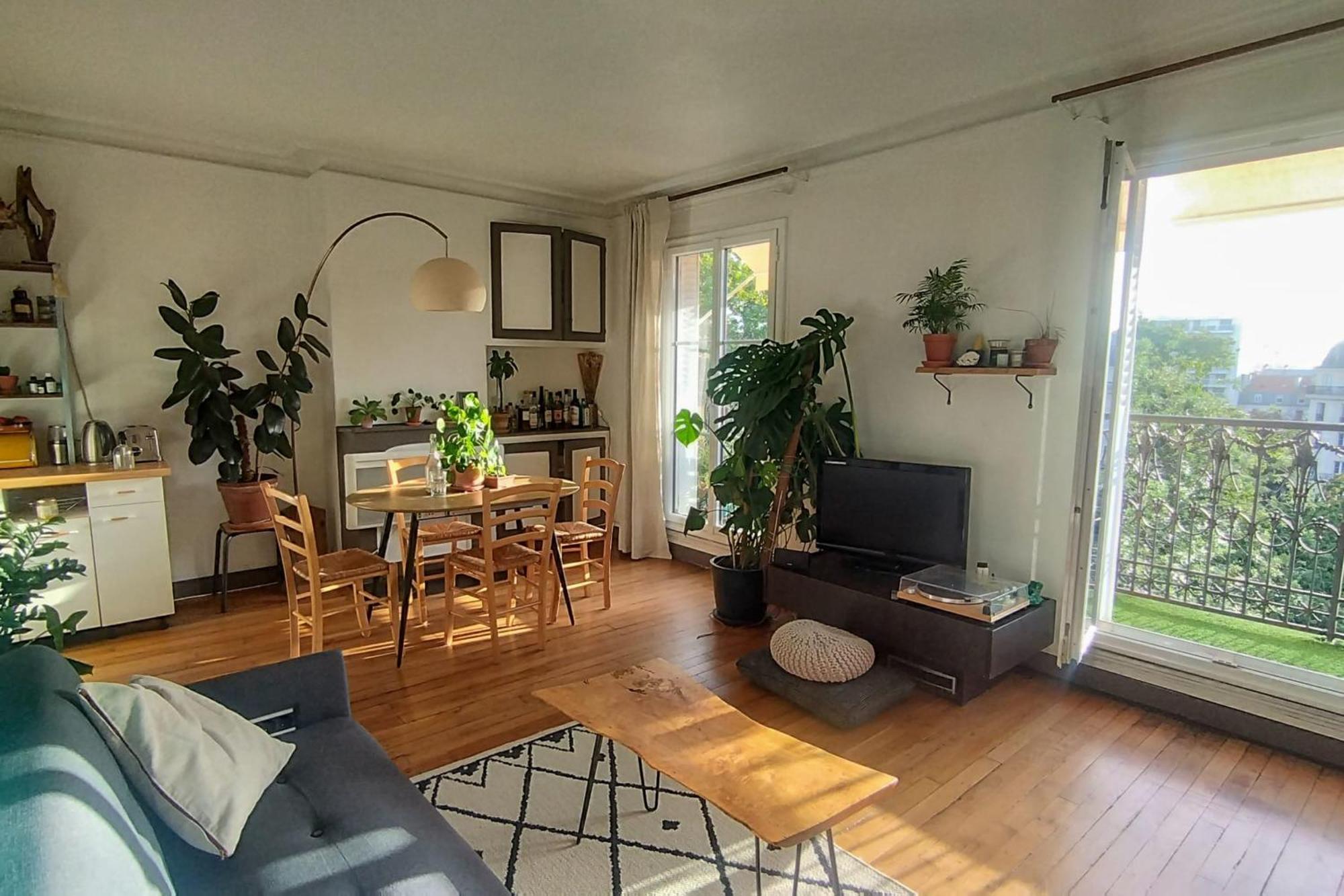 Spacious Nest Facing Square Maurice Gardette Paris